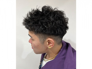 エッジの効いた大人の強めパーマ