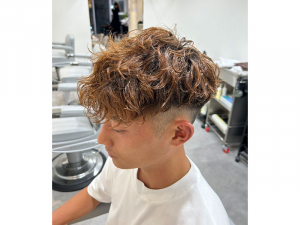 魅せる男は髪で語る。強めパーマ特集