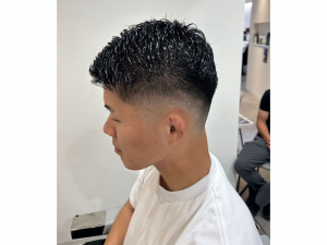 魅せる横顔。大人のフェードカット